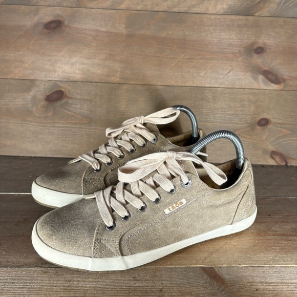 taos star womens size 9 wide shoes brown canvas comfort walking sneakers - Picture 1 of 8